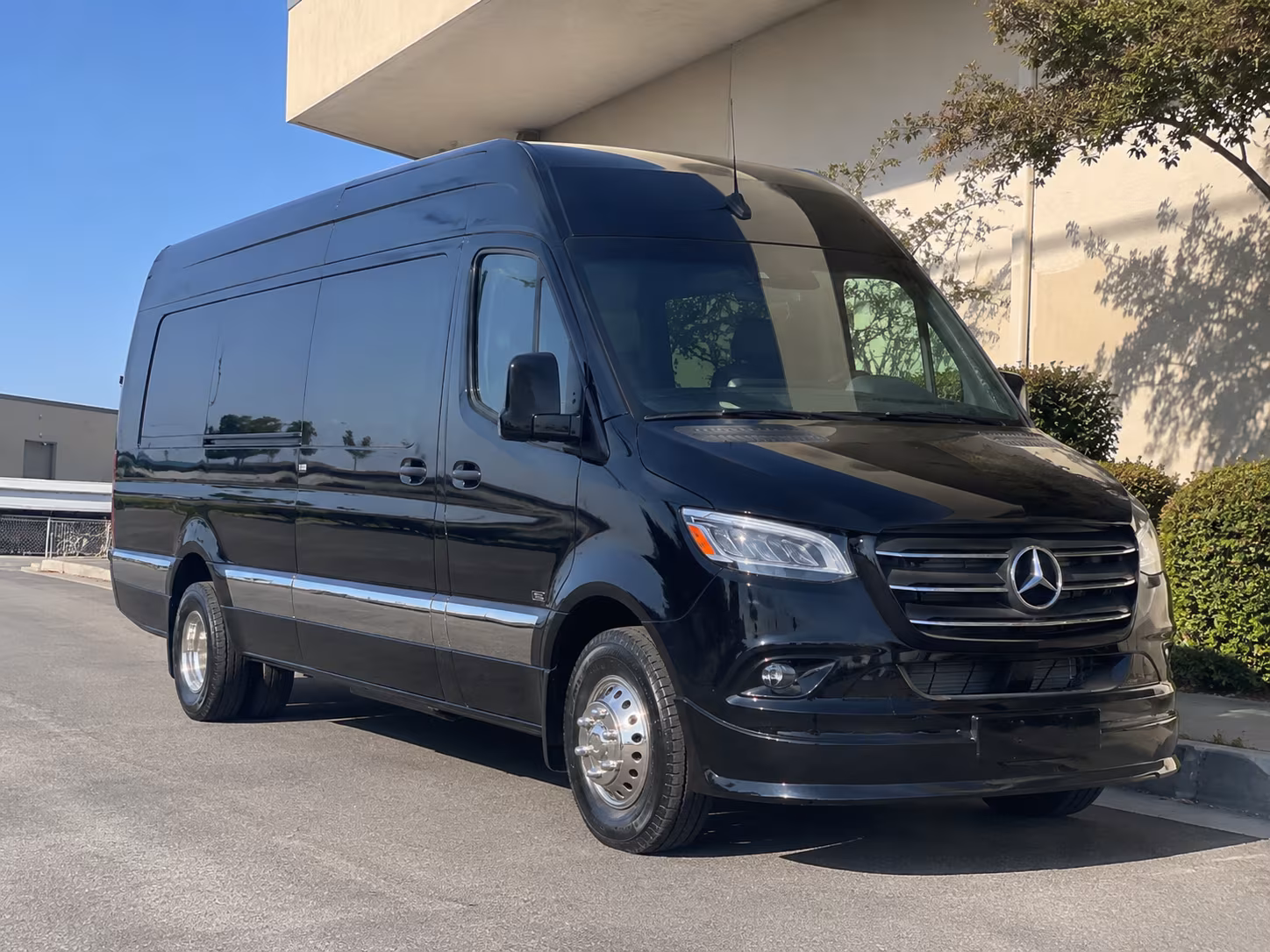 bus rental options for deerfield beach trips