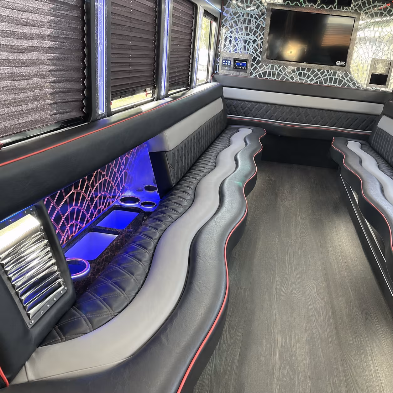 cruise transfer buses between deerfield beach and portmiami or port everglades