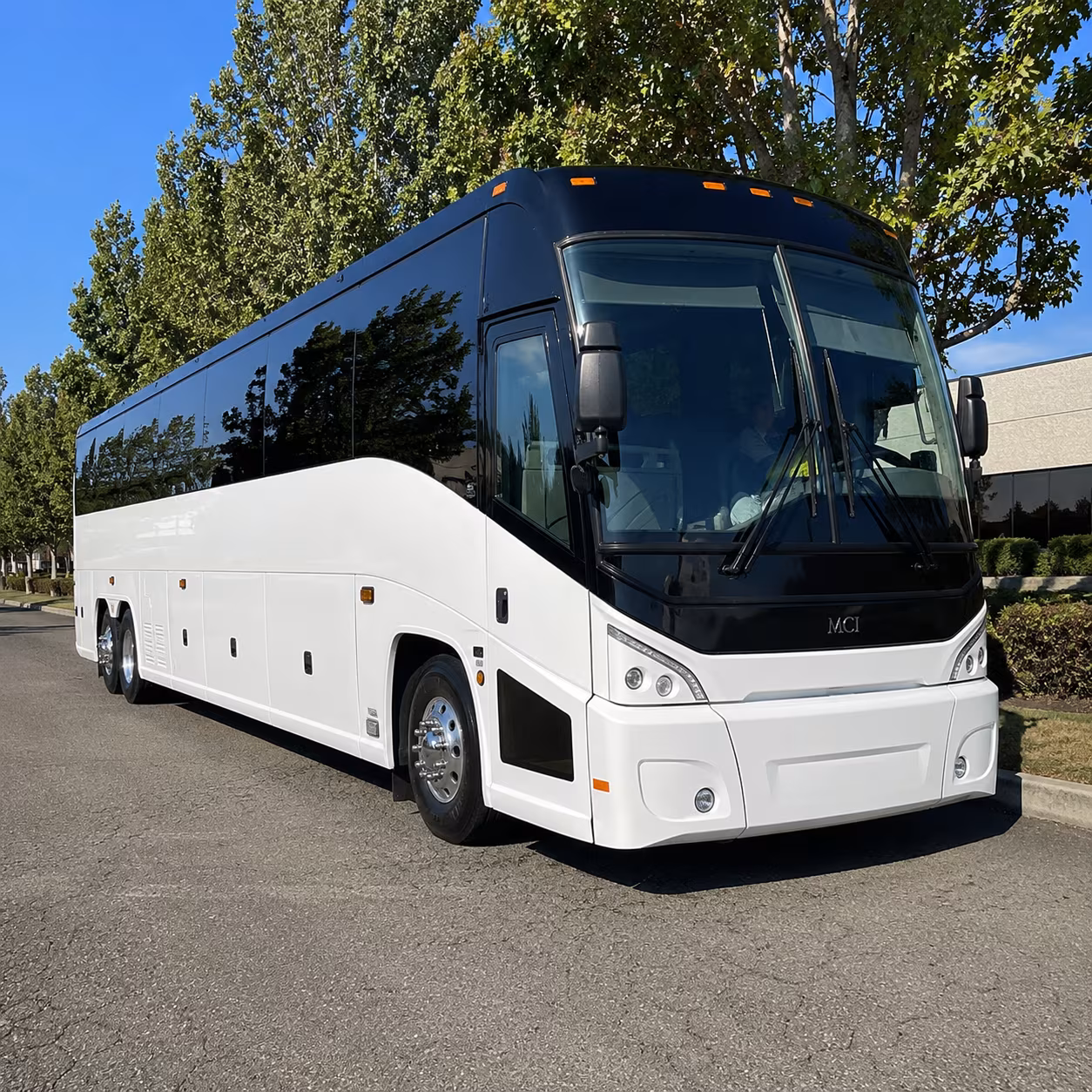 deerfield beach 50 passenger charter bus
