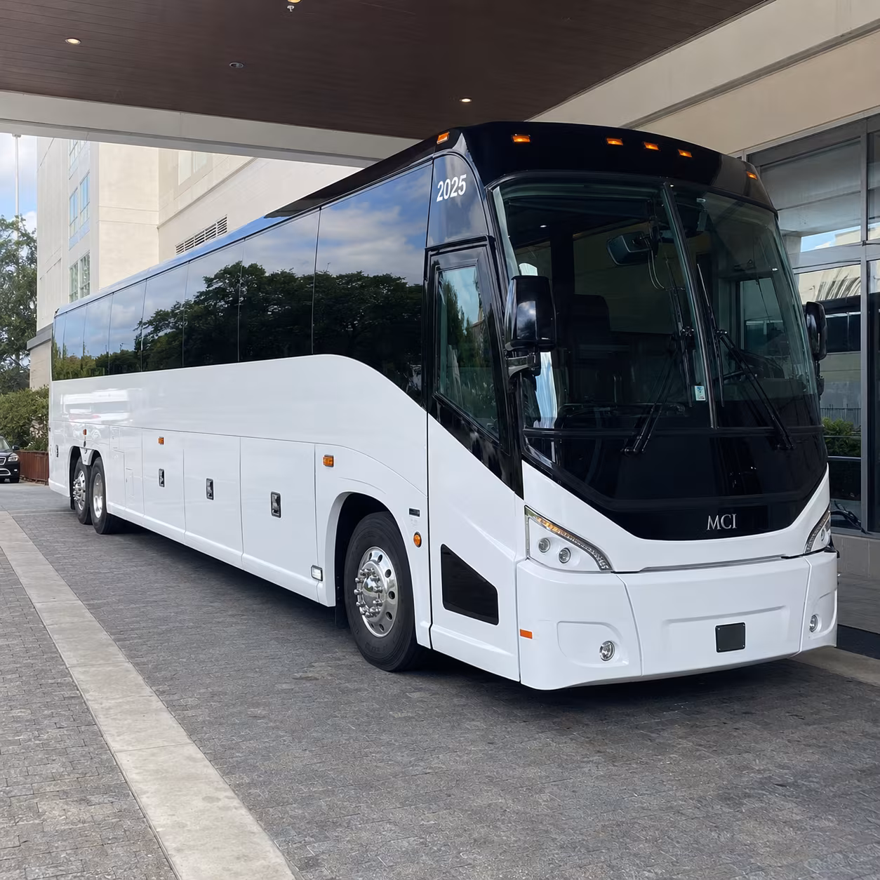 deerfield beach 54 passenger charter bus
