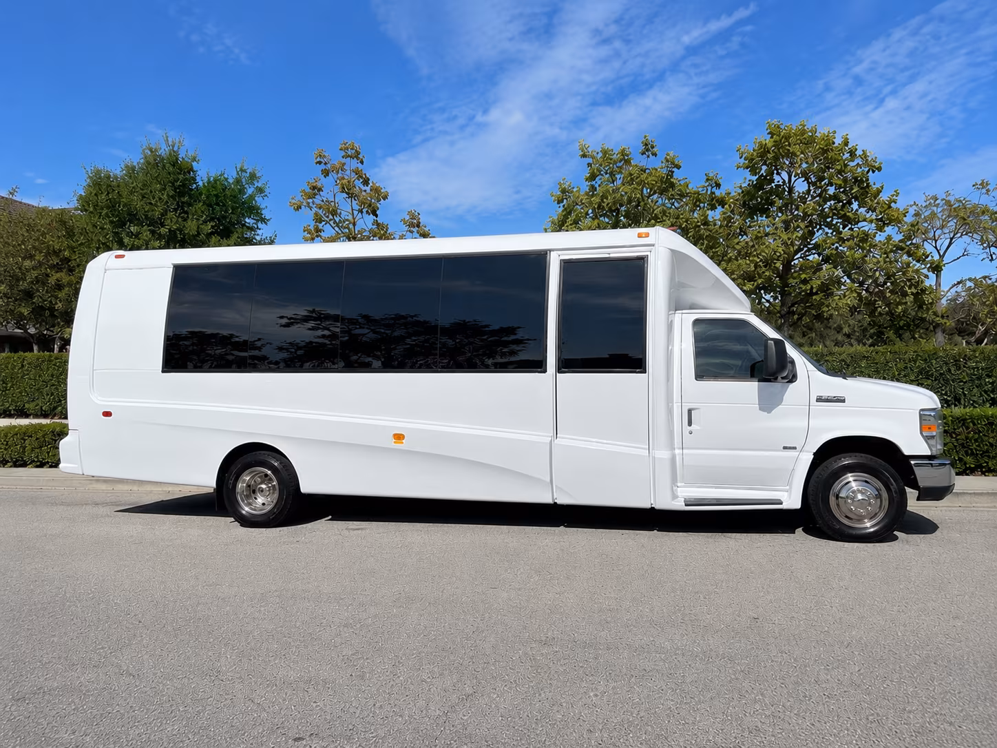 minibus rentals for deerfield beach bridal party transportation